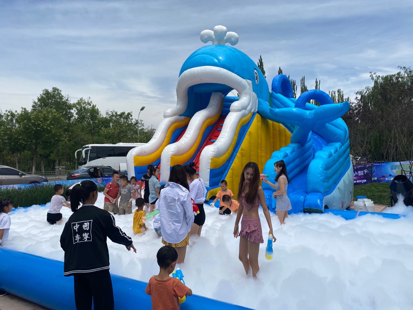 绿地首届电音泡泡节