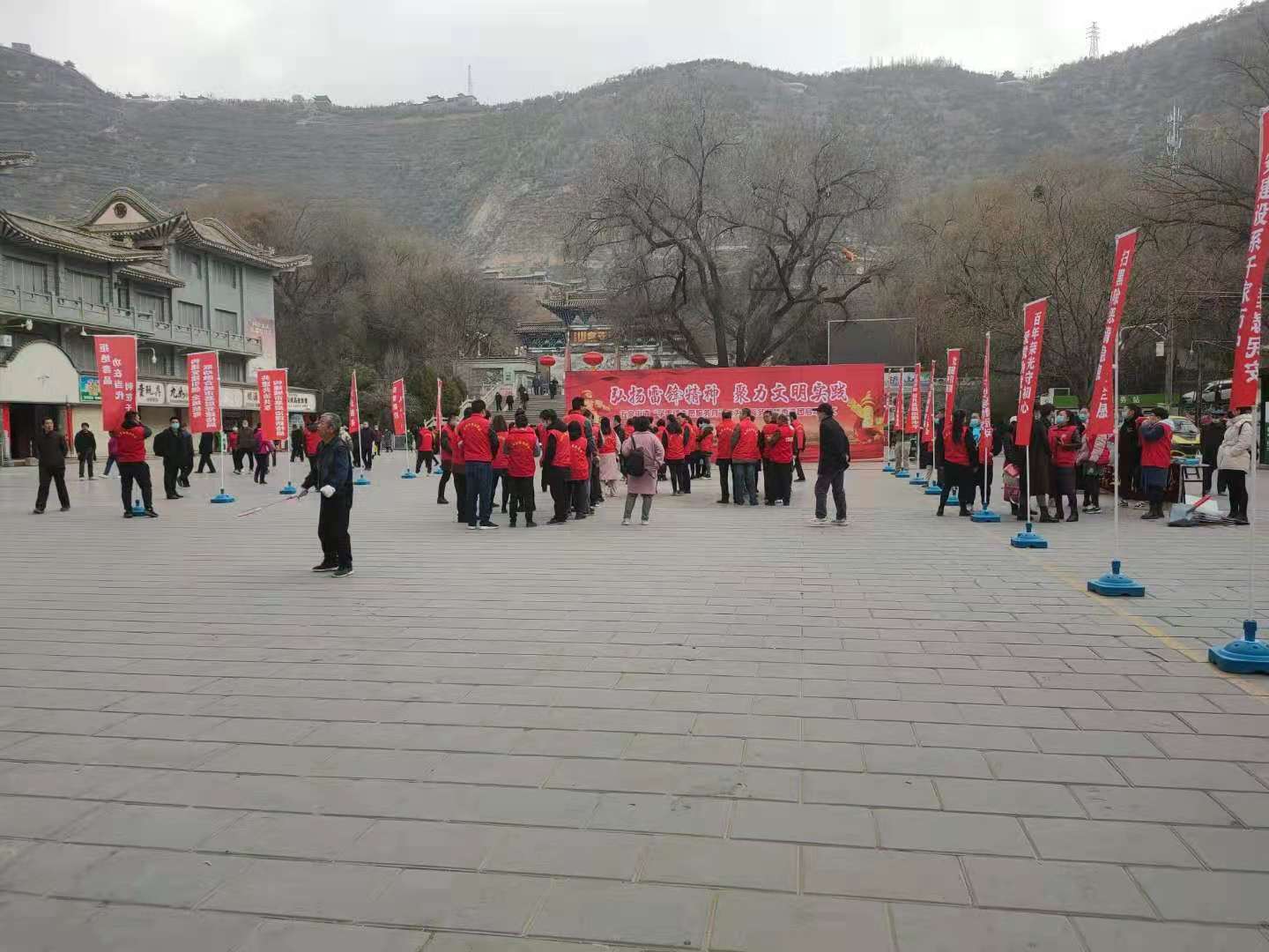 五泉街道开展“学雷锋志愿服务月”活动